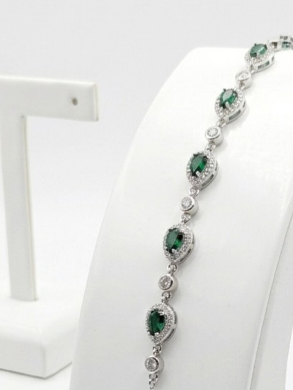 925 Sterlimg Silver Emerald Green Teardrop Bracelet [9"]
